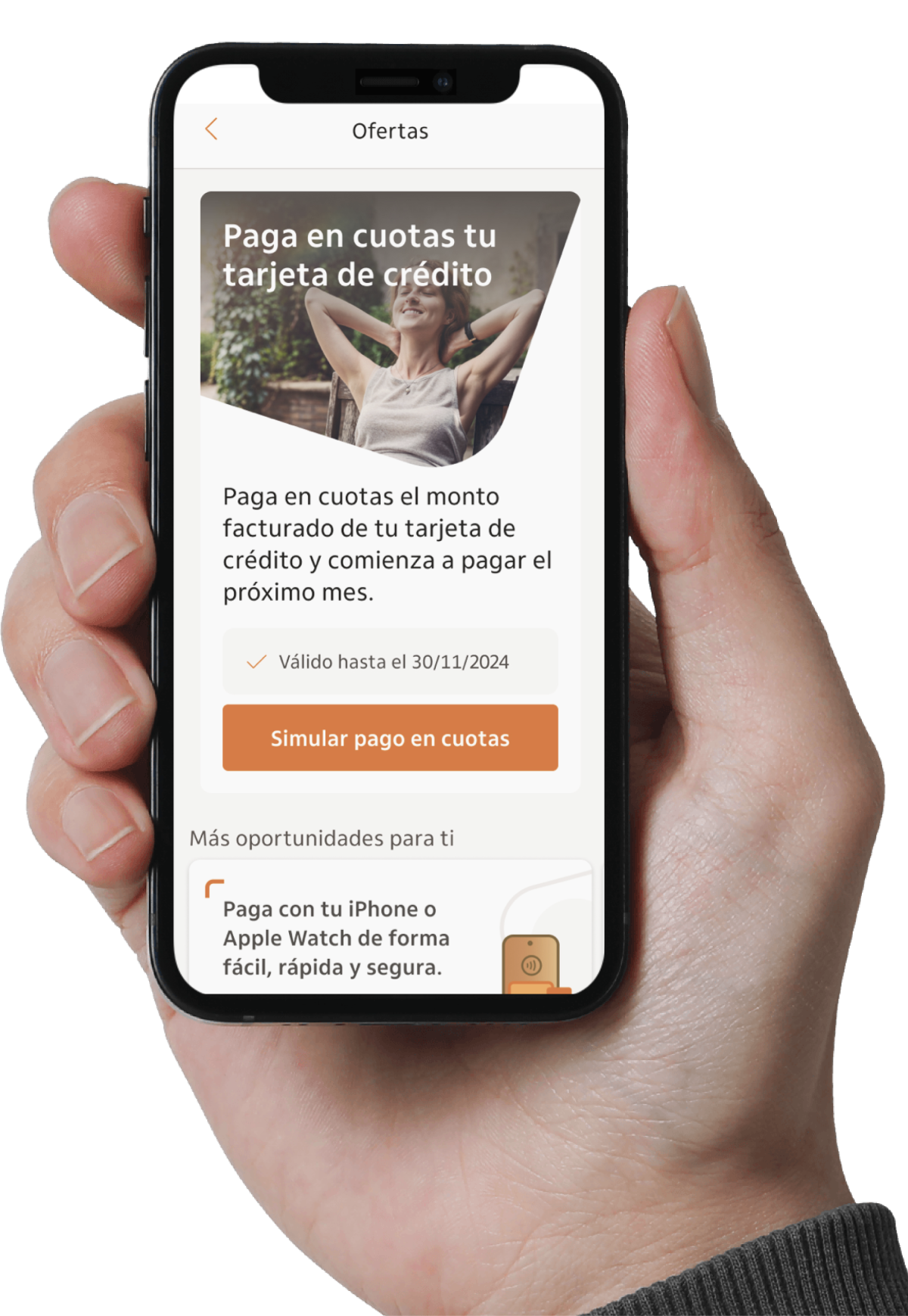 Celular en la mano con página del banco